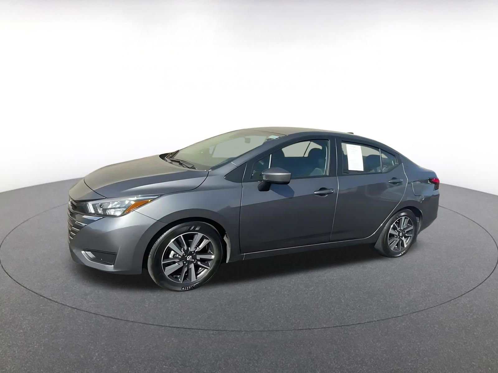 Used 2025 Nissan Versa SV image 8