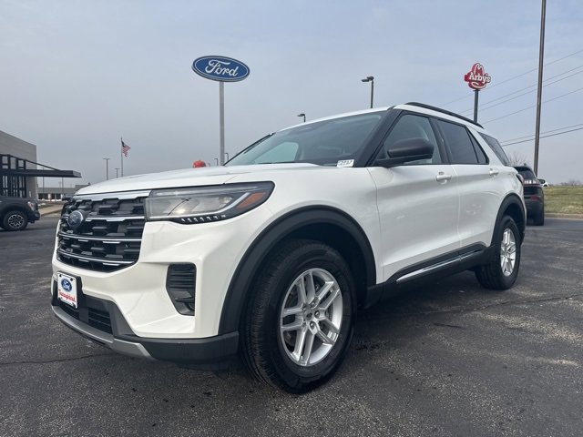 Used 2025 Ford Explorer Active image 1