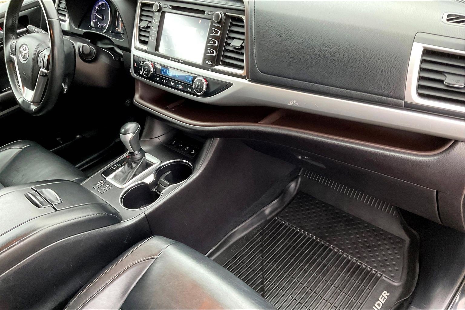 Used 2018 Toyota Highlander XLE image 20