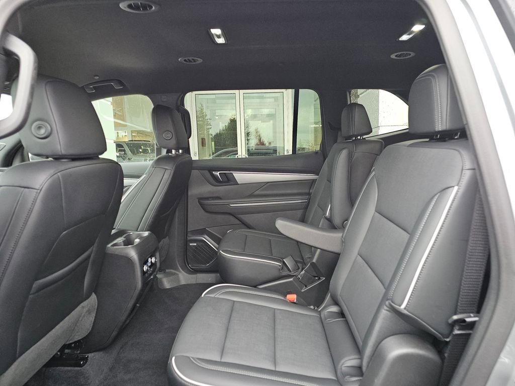 Used 2025 Buick Enclave Preferred w/ Power Package image 18