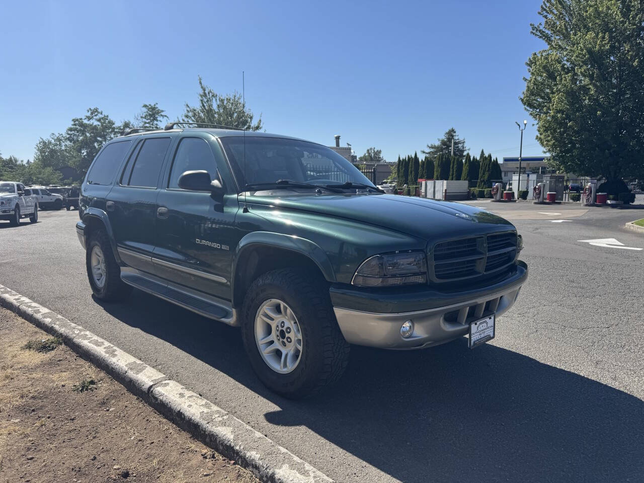 Used 2001 Dodge Durango 4WD image 2