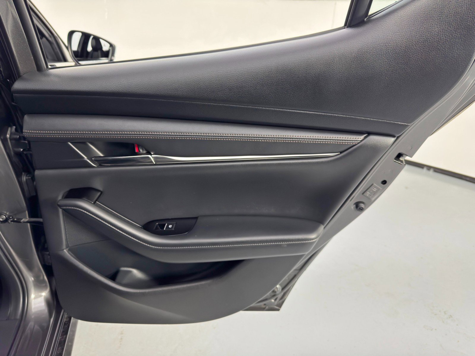 Used 2021 MAZDA MAZDA3 s image 41