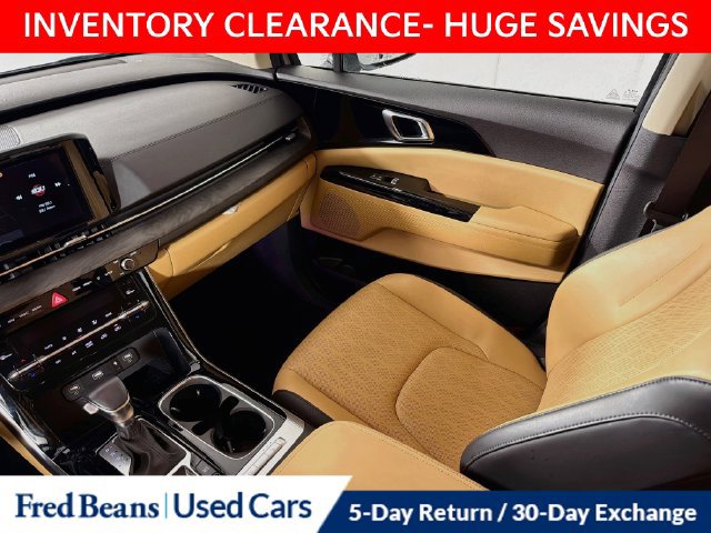 Used 2024 Kia Carnival EX FWD image 30