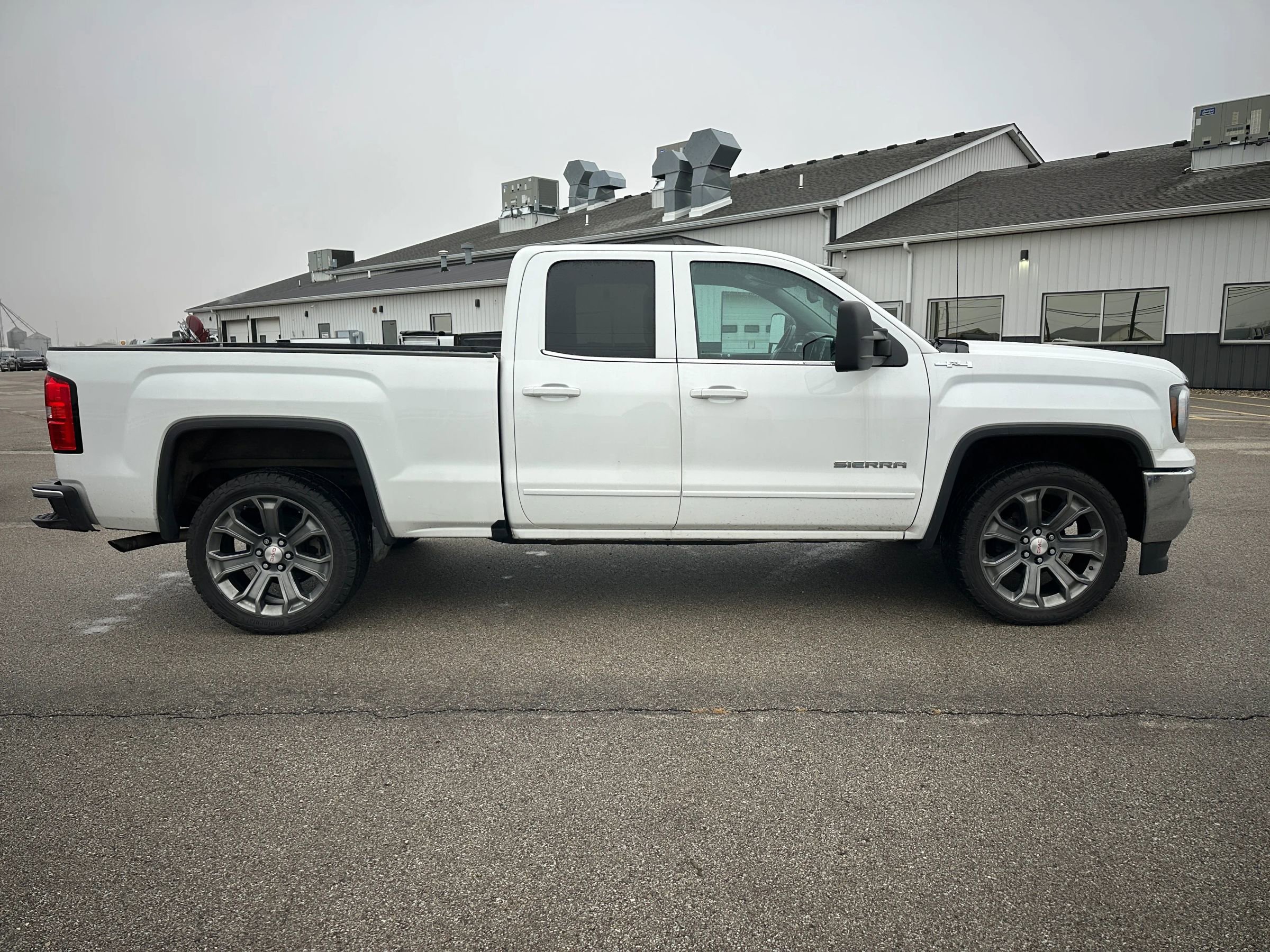 Used 2019 GMC Sierra 1500 SLE w/ SLE Value Package image 6