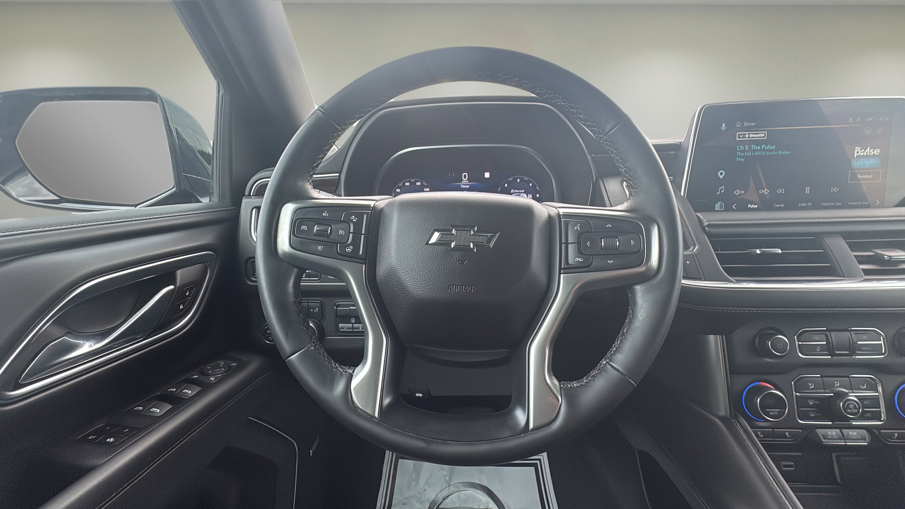 Used 2023 Chevrolet Suburban Z71 w/ Z71 Off-Road Package image 11