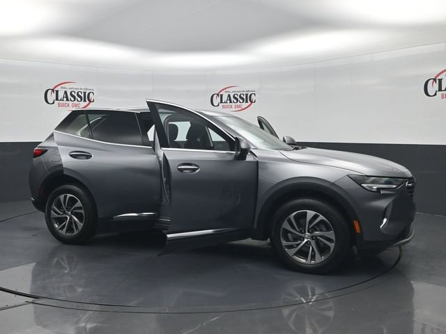 Used 2022 Buick Envision Essence w/ Safety Package image 32