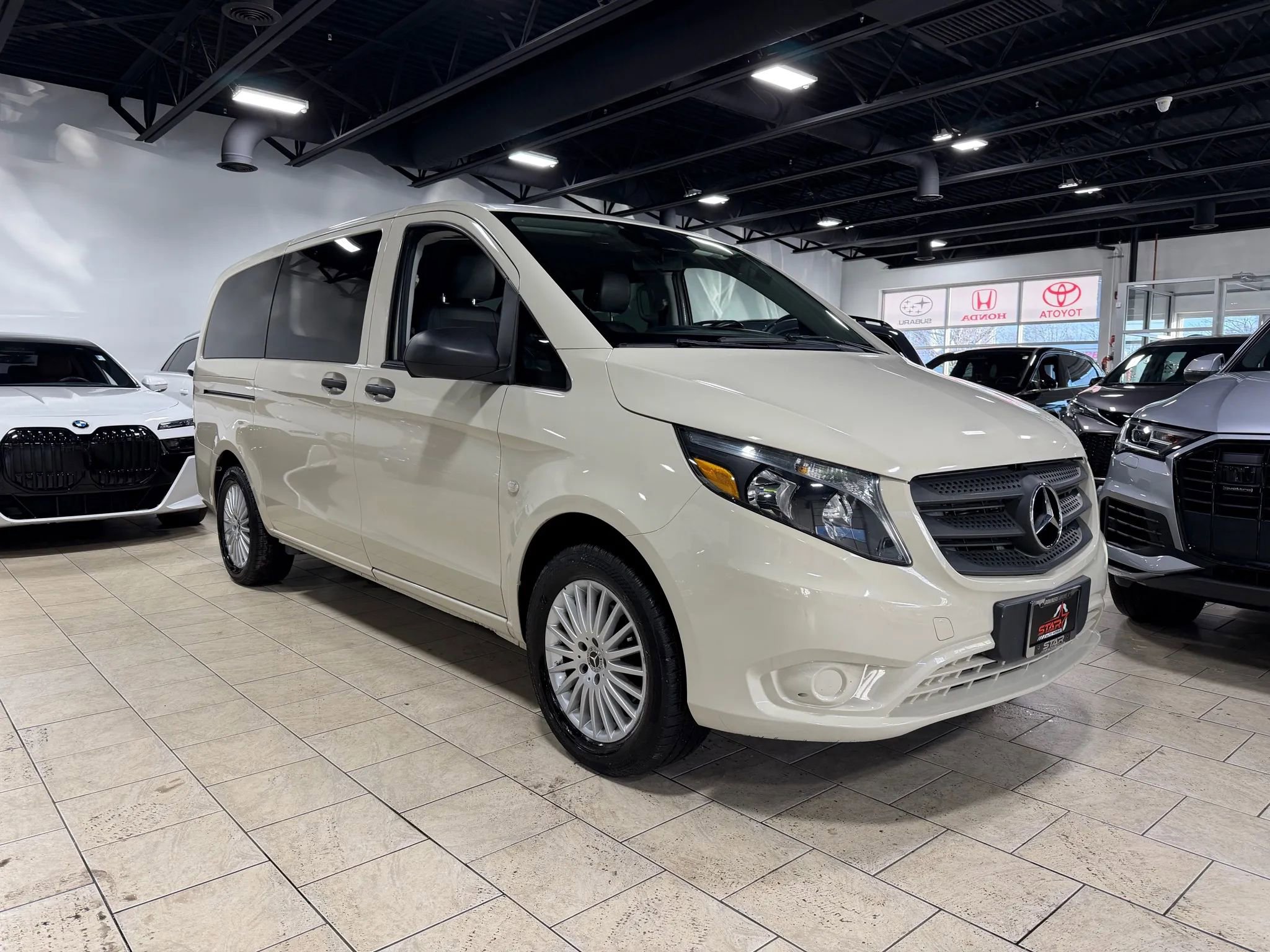 Used 2019 Mercedes-Benz Metris Passenger image 4