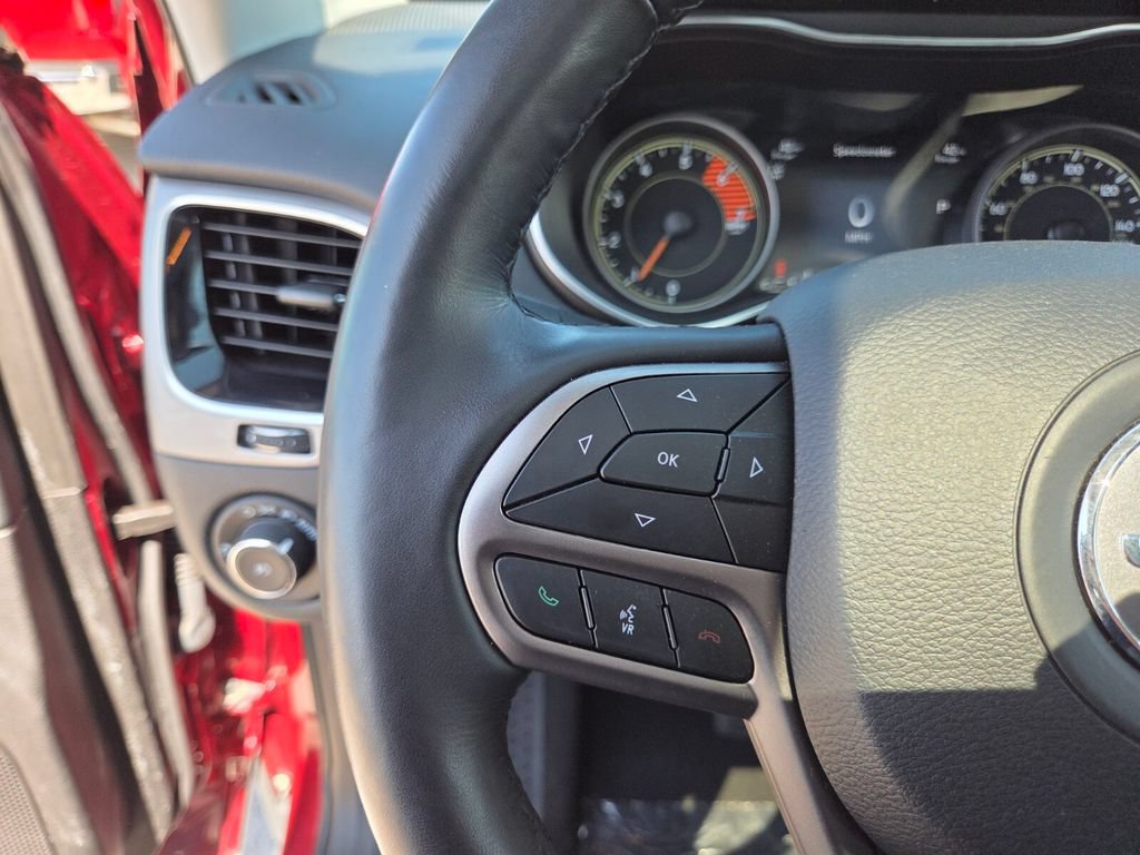 Used 2021 Jeep Cherokee Limited w/ Elite Package FWD image 28