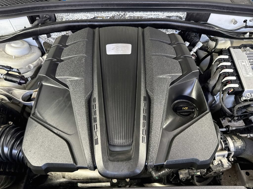 Used 2023 Porsche Macan GTS AWD/4WD image 38