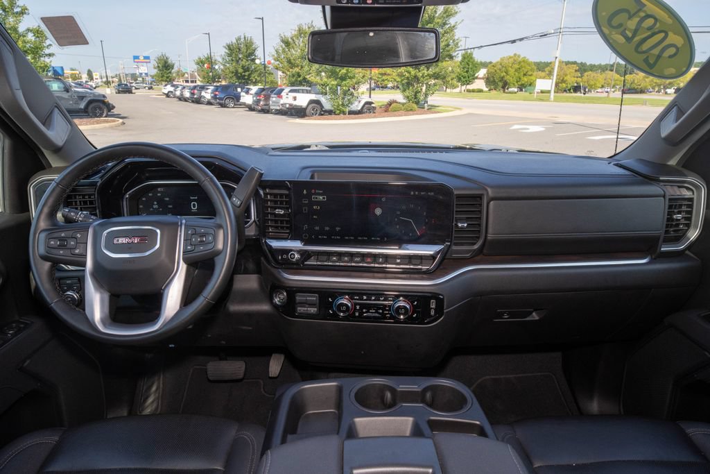 Used 2025 GMC Sierra 1500 SLT AWD/4WD image 19