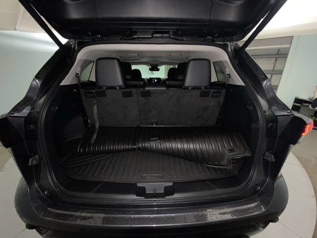 Used 2025 Toyota Highlander XLE AWD/4WD image 25