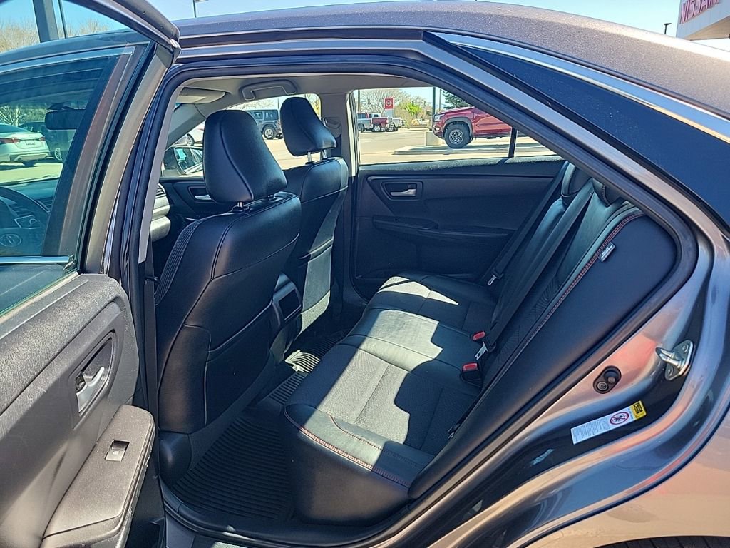 Used 2017 Toyota Camry SE image 12