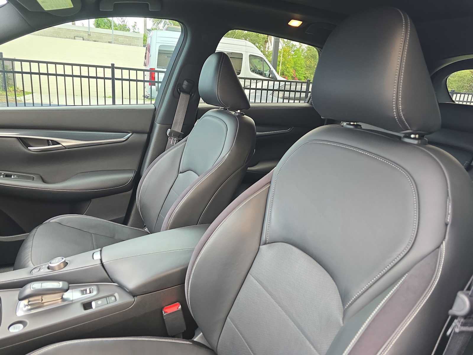 Used 2023 INFINITI QX50 Sport FWD image 16