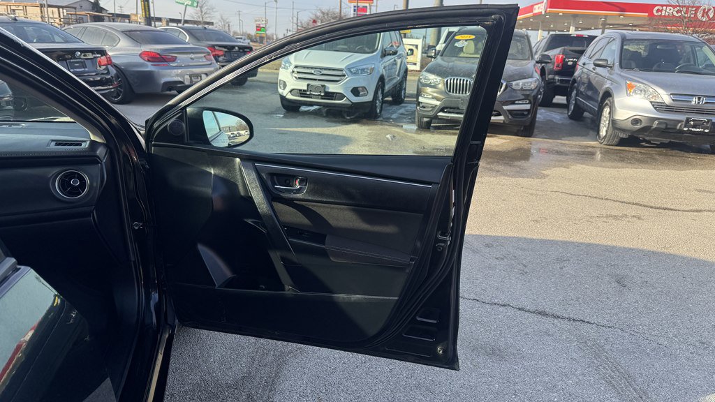Used 2019 Toyota Corolla LE image 24
