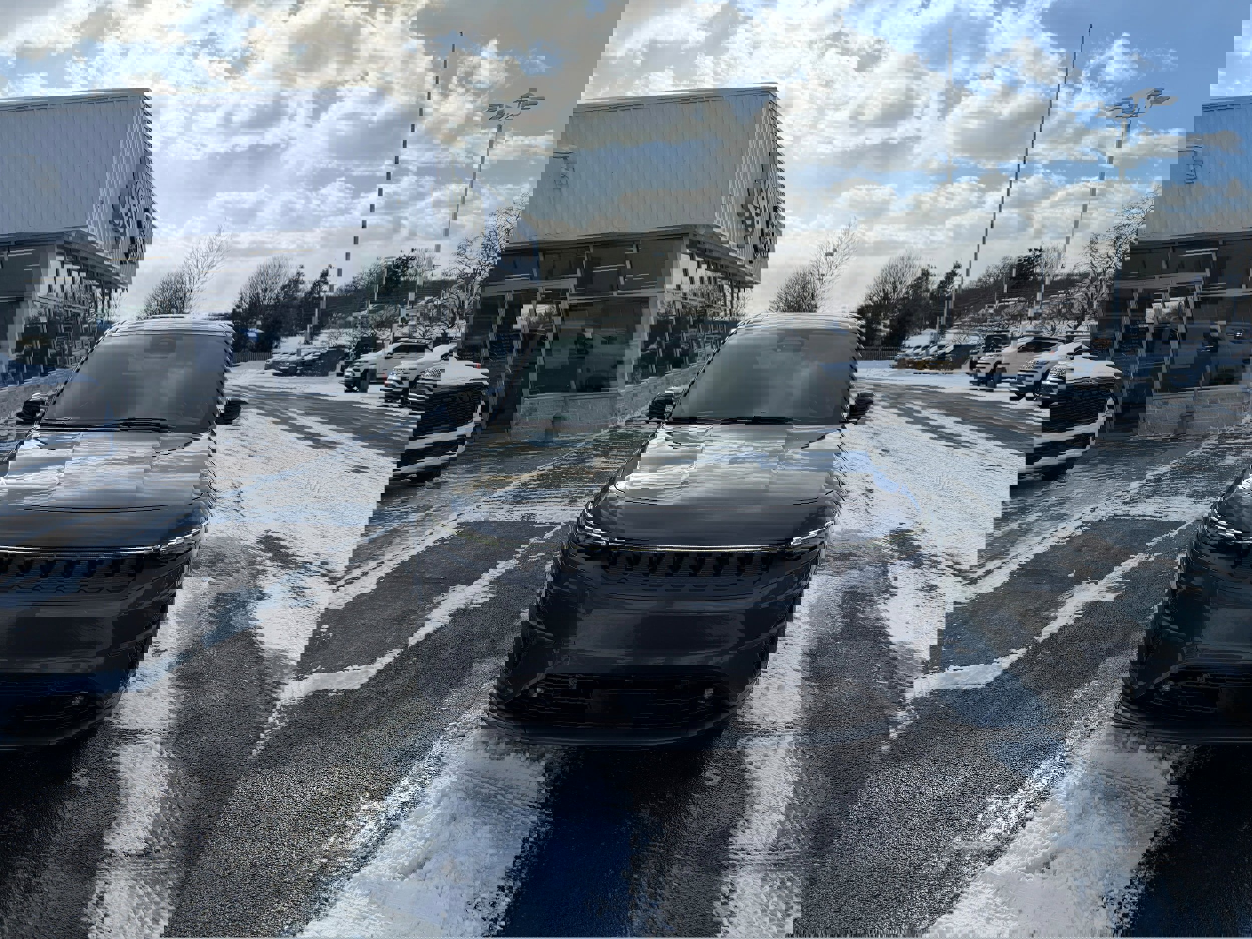 Used 2024 Jeep Wagoneer Launch Edition image 2