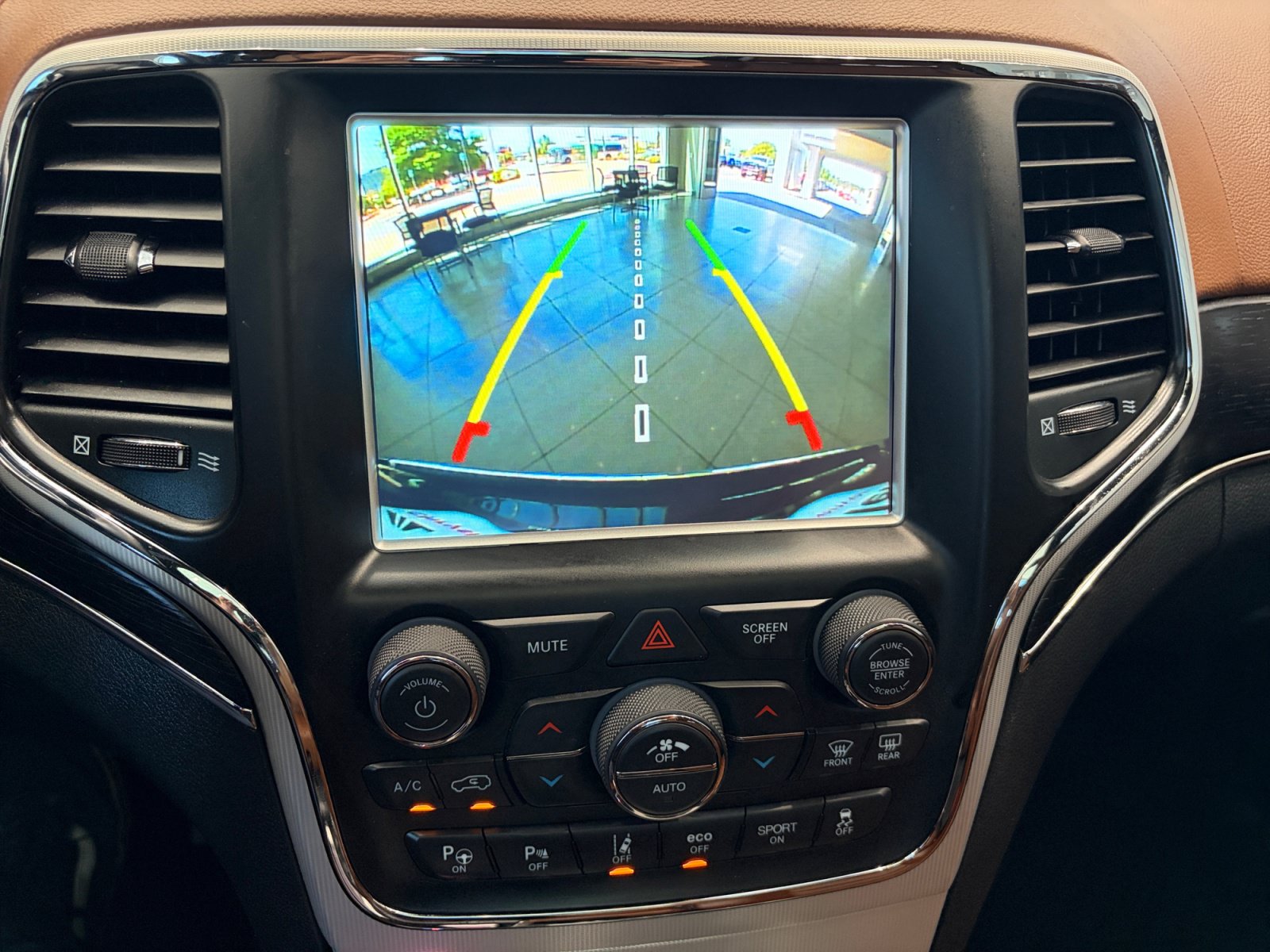 Used 2018 Jeep Grand Cherokee Summit AWD/4WD image 23