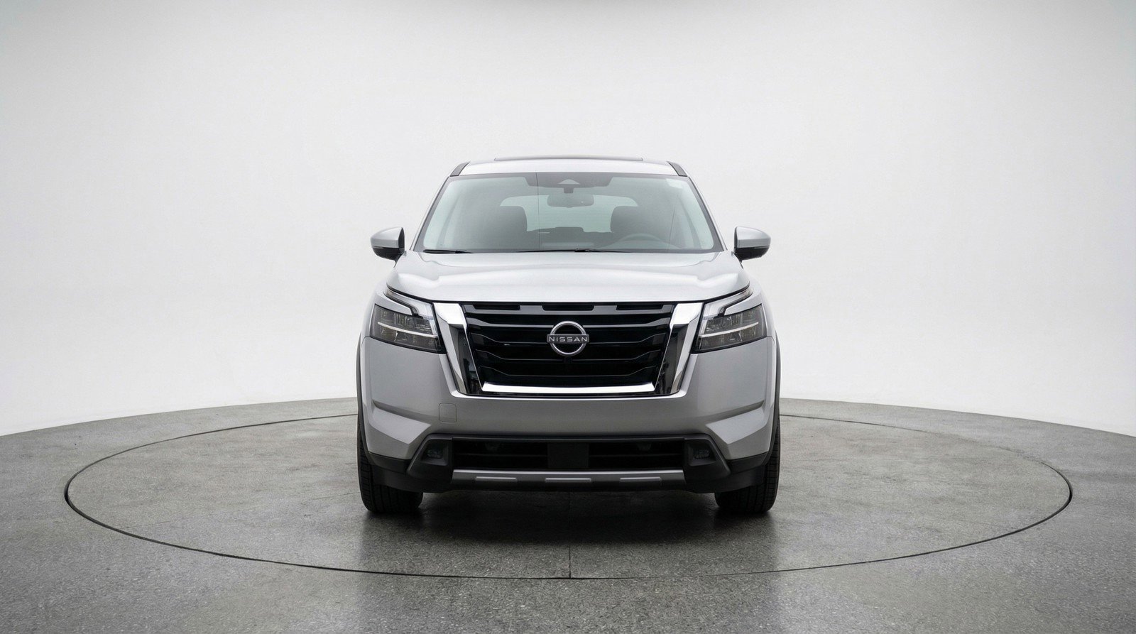 Used 2025 Nissan Pathfinder SV image 2