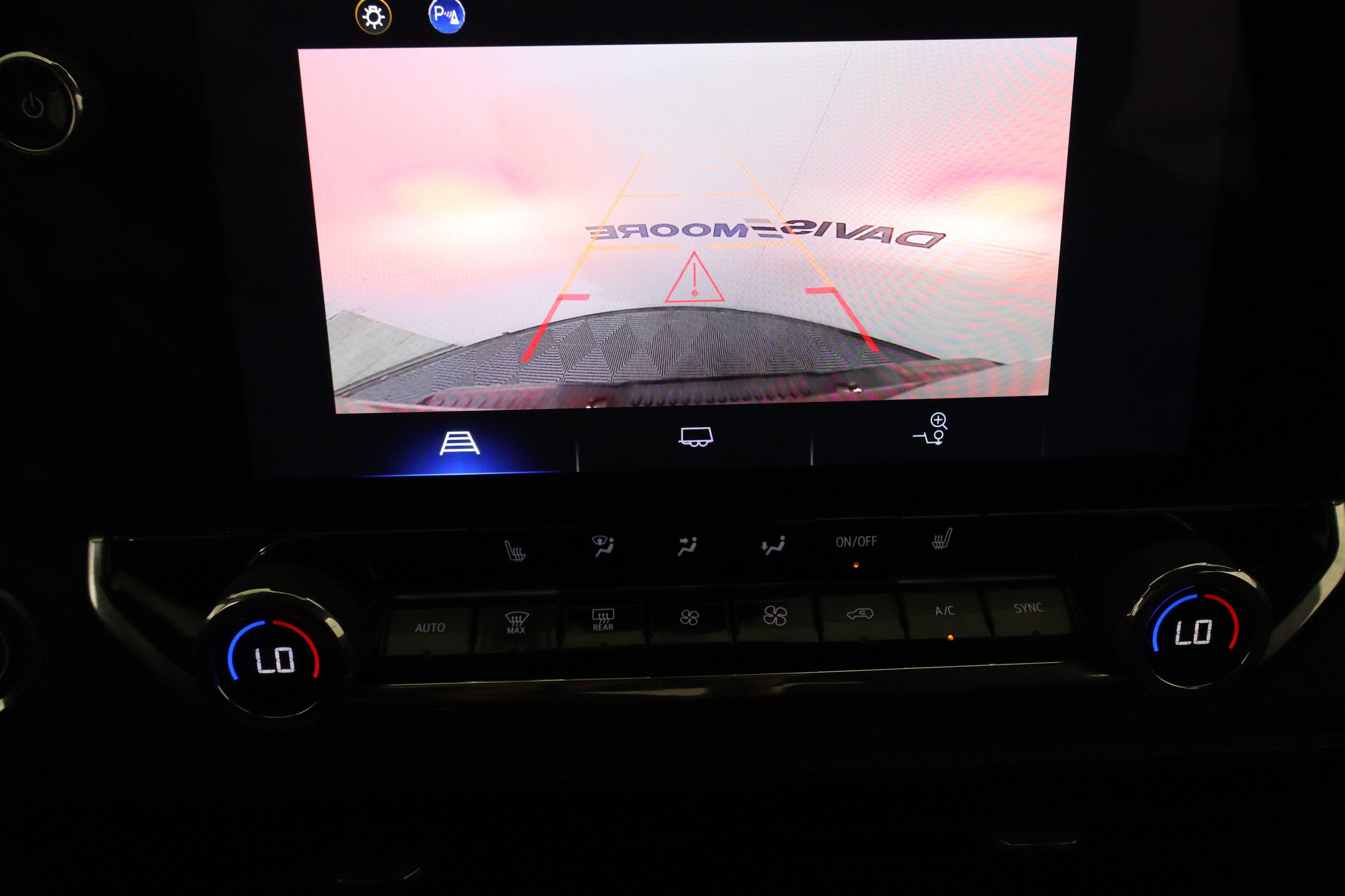 Used 2024 Chevrolet Colorado Z71 w/ Z71 Convenience Package 2 AWD/4WD image 26