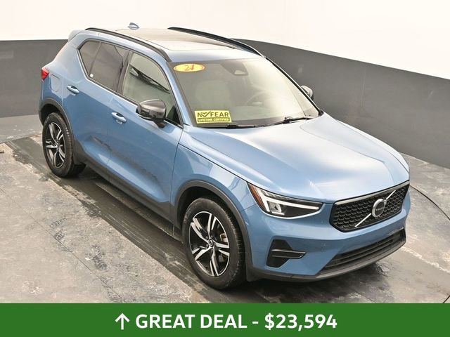 Used 2024 Volvo XC40 B5 Core image 37