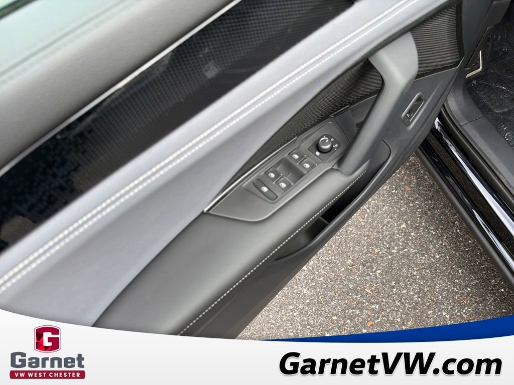 New 2026 Volkswagen Tiguan SE R-Line image 11