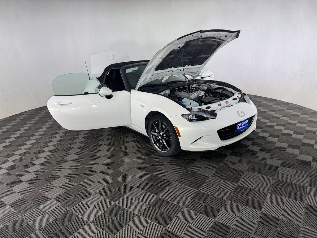 Used 2017 MAZDA MX-5 Miata Grand Touring RWD image 11