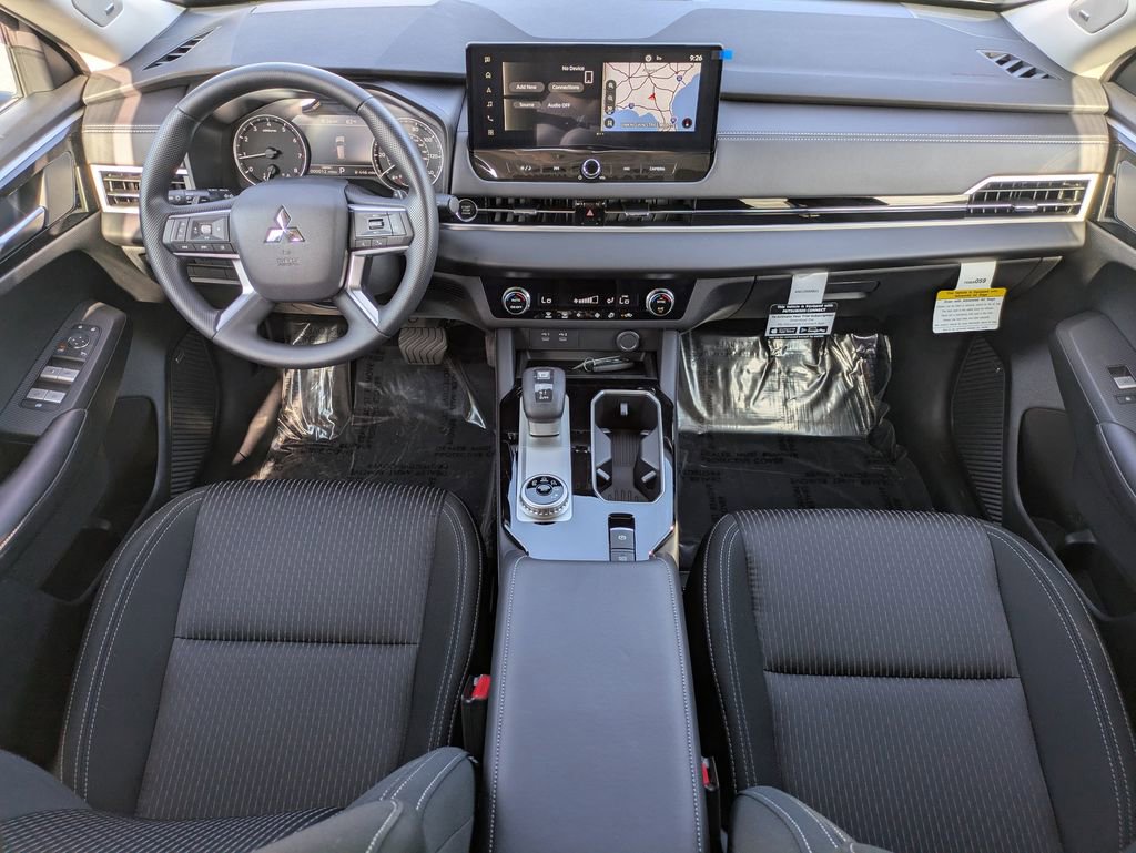 New 2025 Mitsubishi Outlander SE image 14