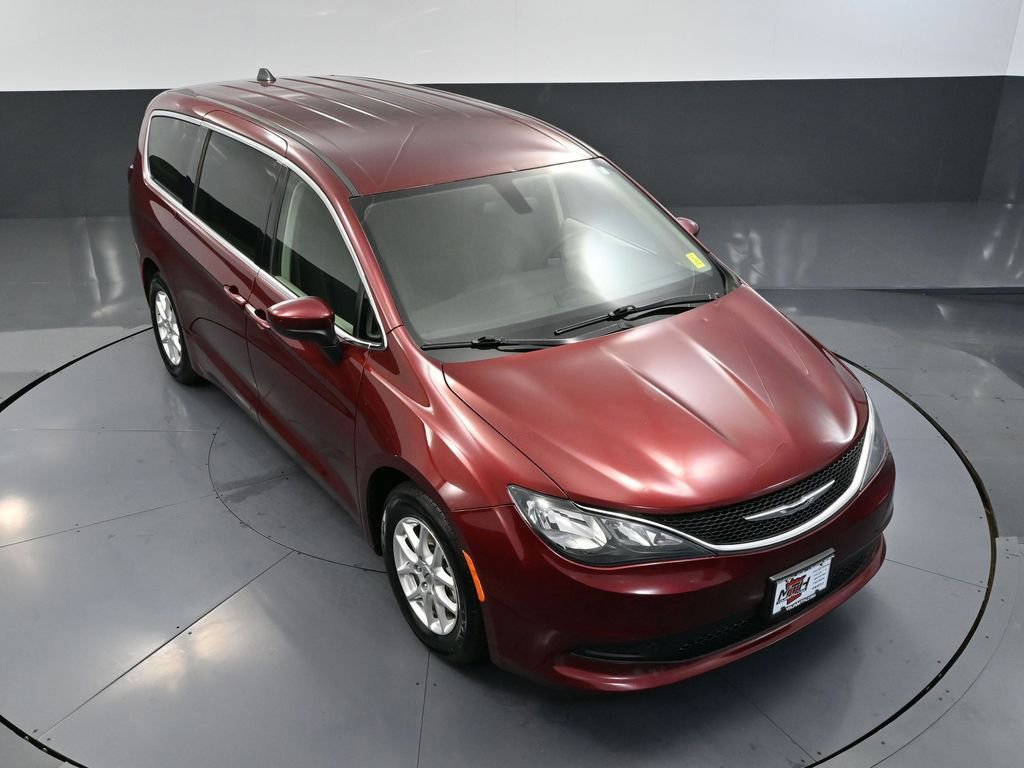 Used 2021 Chrysler Voyager LX image 55