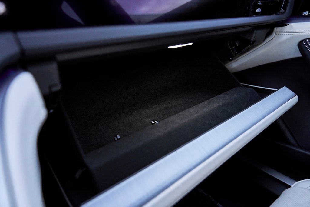 Used 2025 Porsche Panamera 4 w/ Premium Package image 87