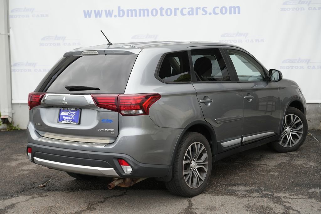 Used 2016 Mitsubishi Outlander SE AWD/4WD image 3