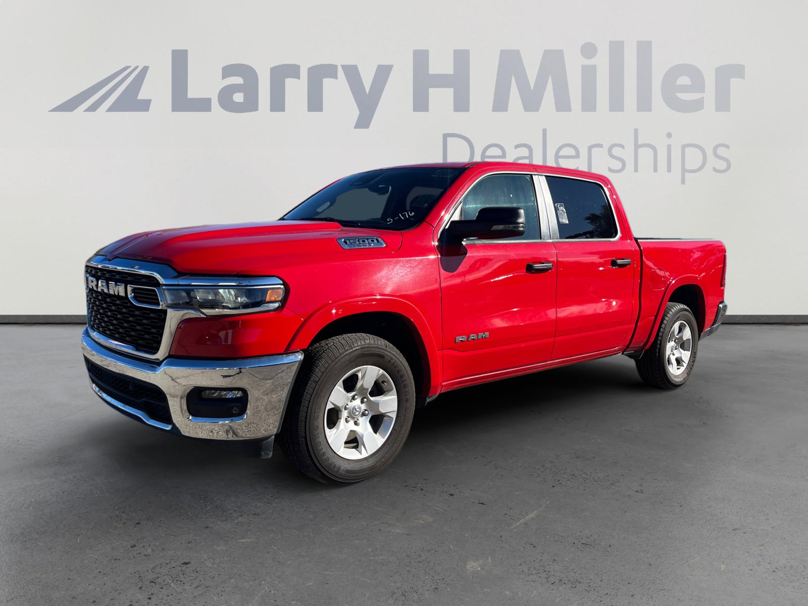 Certified 2025 RAM 1500 Big Horn image 1