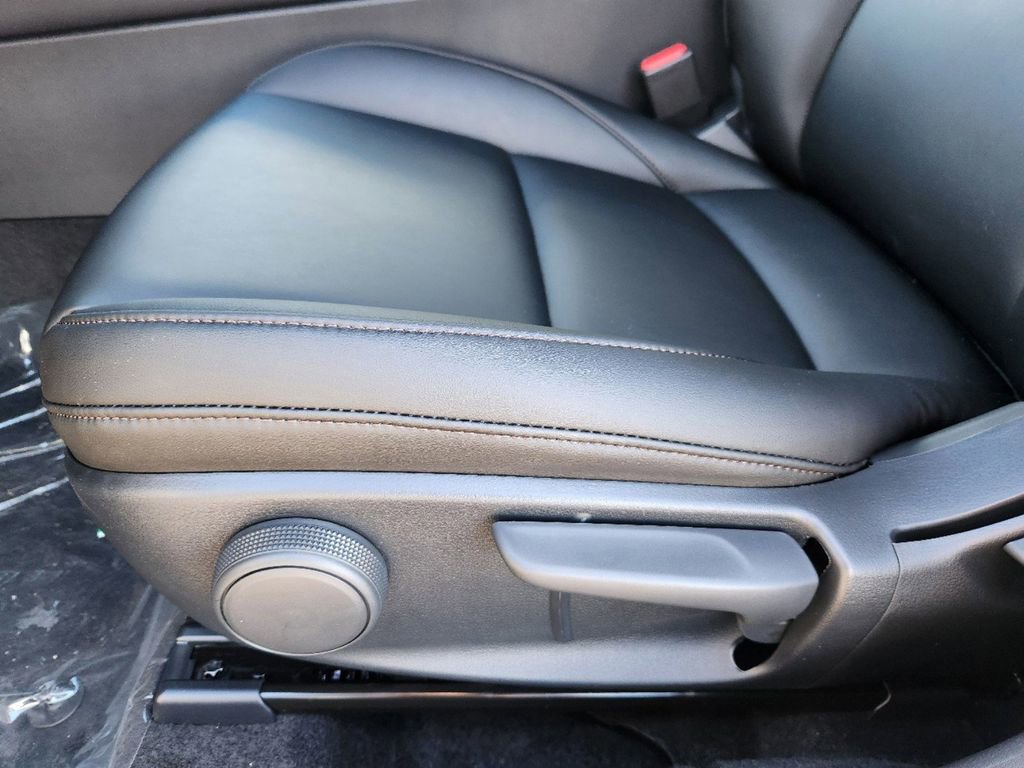 Certified 2025 MAZDA MAZDA3 s Sport image 6