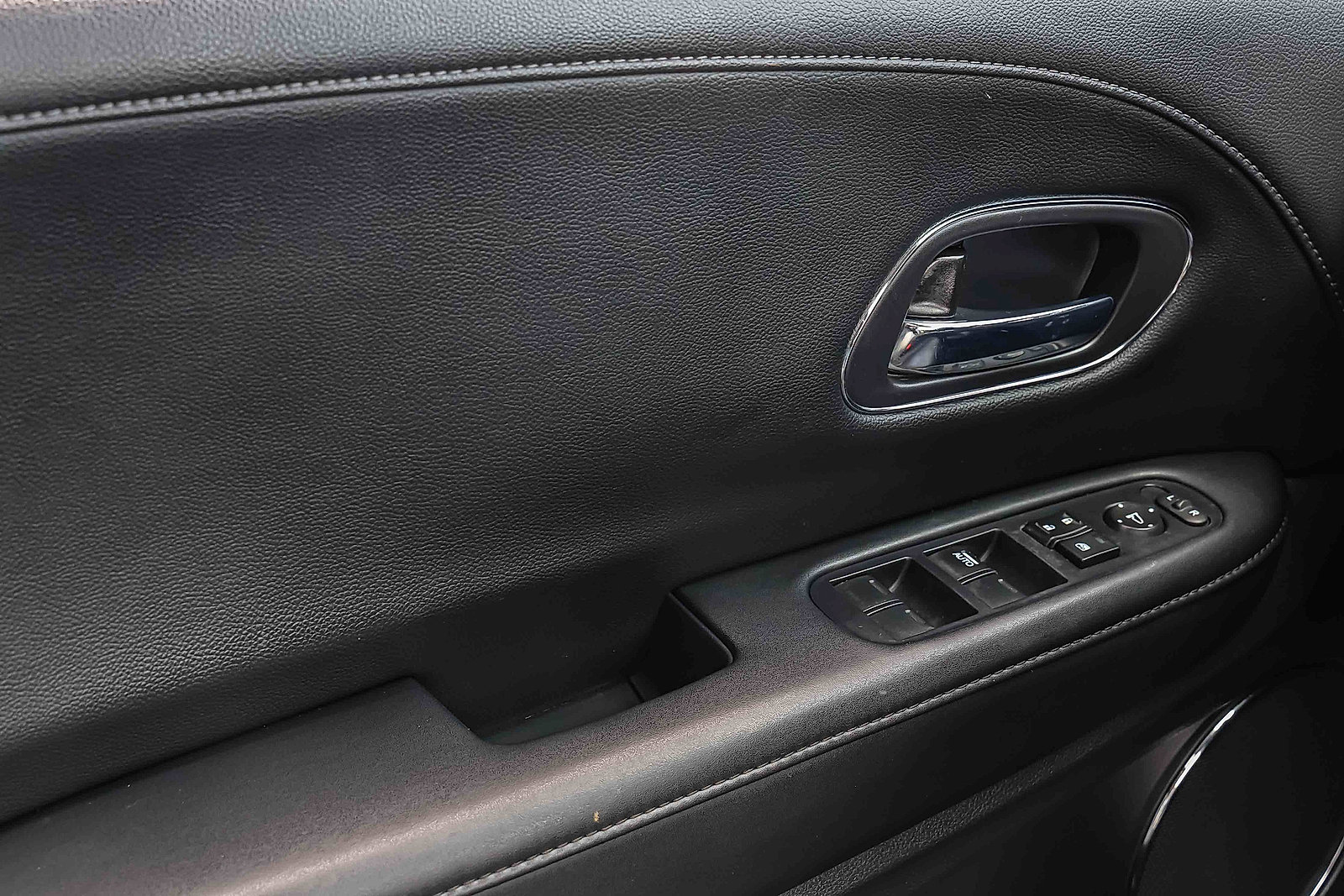 Used 2019 Honda HR-V EX-L image 15