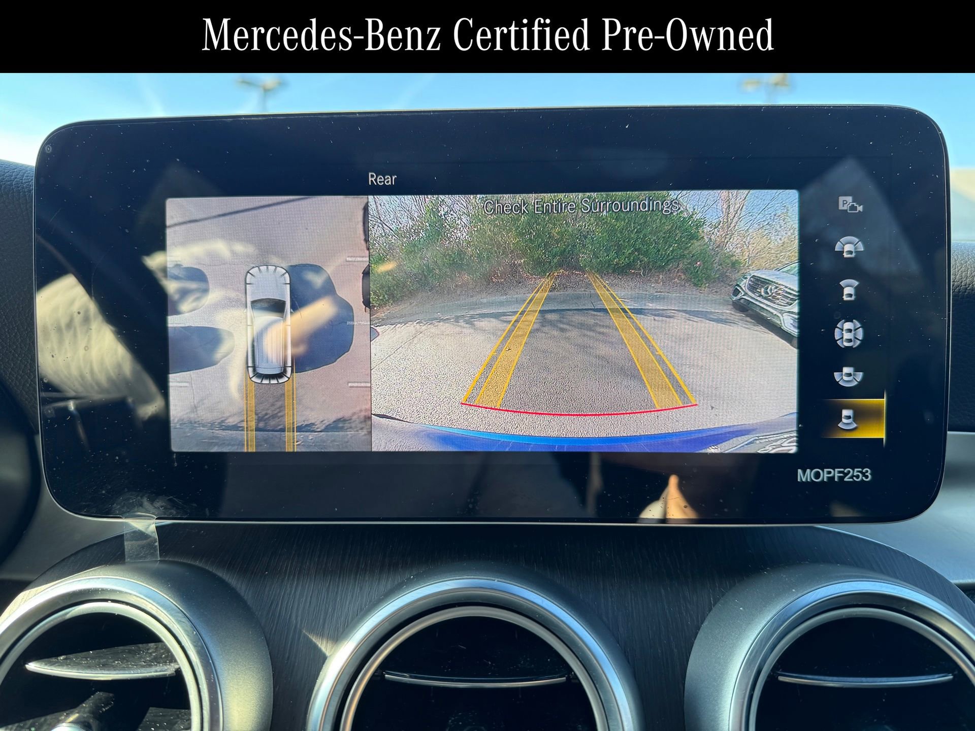 Used 2022 Mercedes-Benz GLC 300 4MATIC image 13