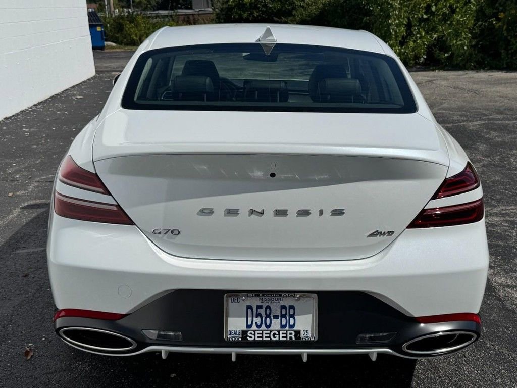 Used 2025 Genesis G70 2.5T image 8