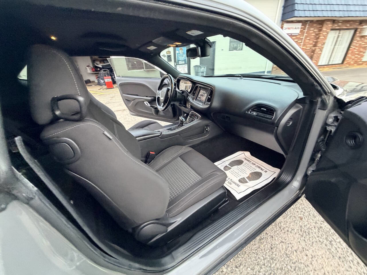 Used 2019 Dodge Challenger SXT image 29