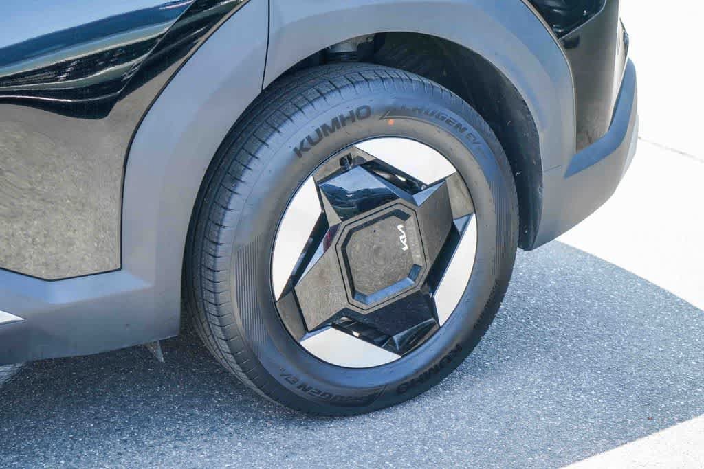 Certified 2024 Kia EV9 Wind AWD/4WD image 10