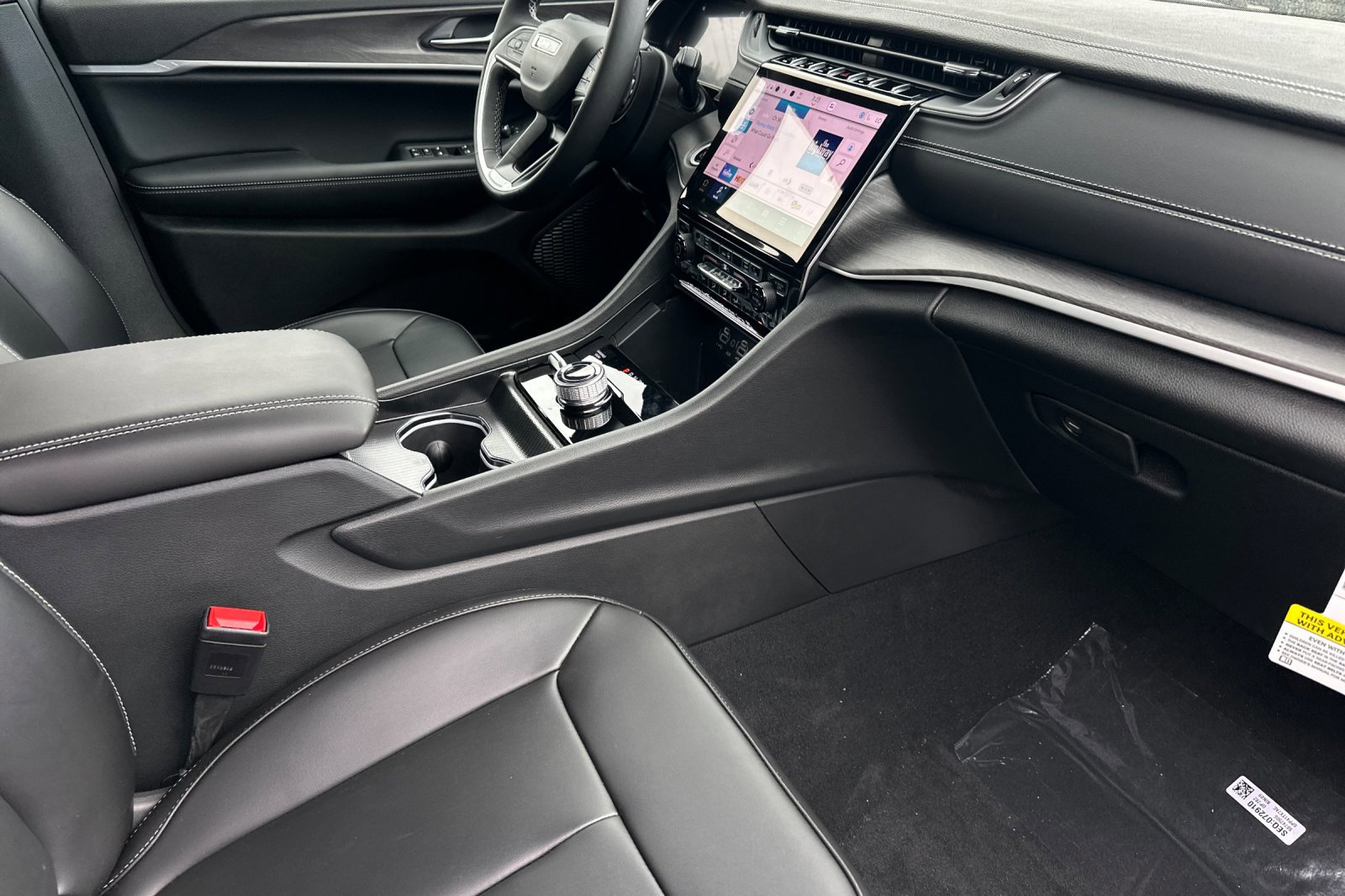 New 2025 Jeep Grand Cherokee L Limited w/ Black Appearance Package image 16