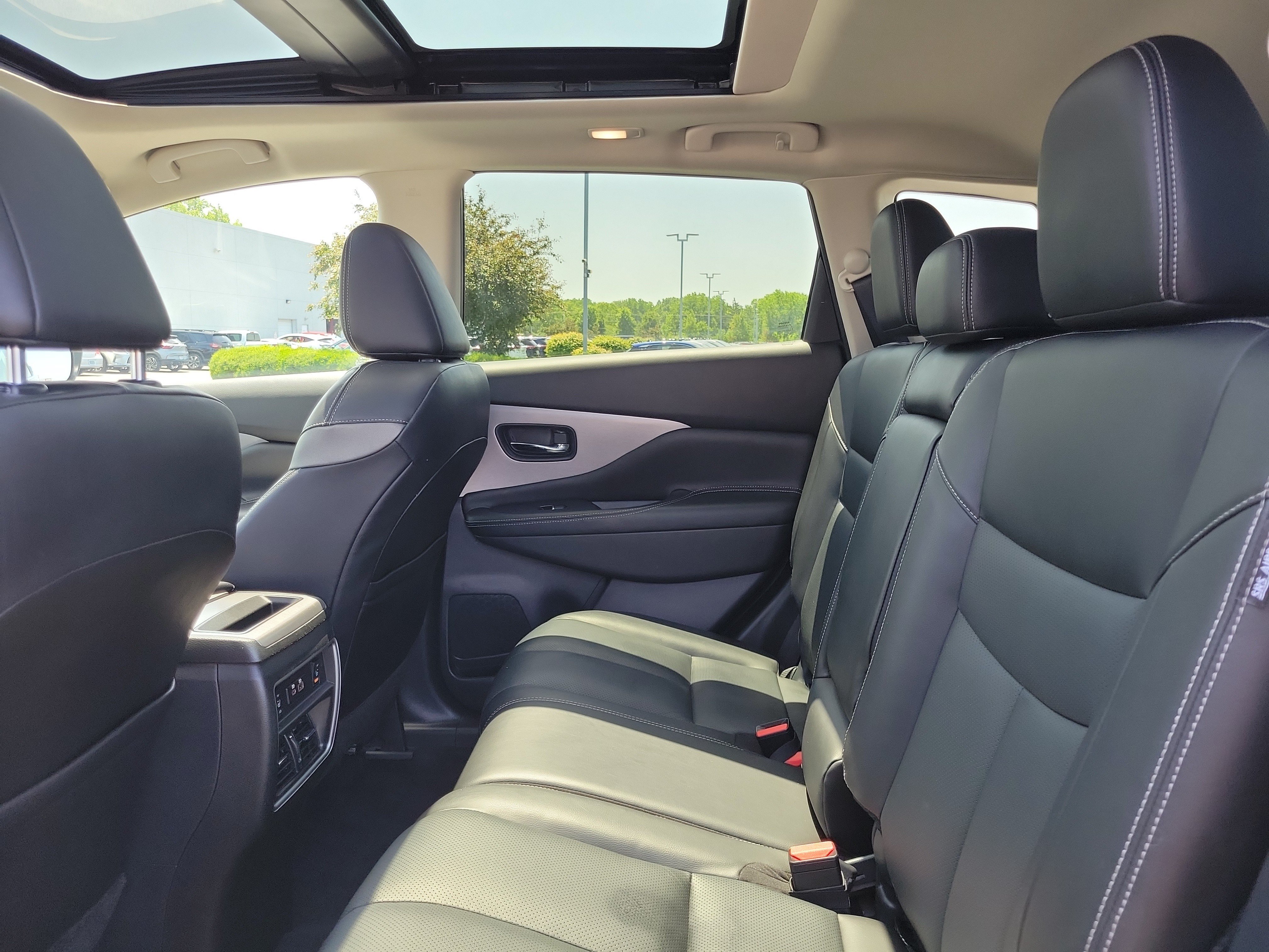 Used 2022 Nissan Murano SL w/ SL Moonroof Package AWD/4WD image 11