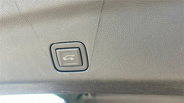 Used 2022 Chevrolet Tahoe LT w/ Luxury Package image 32