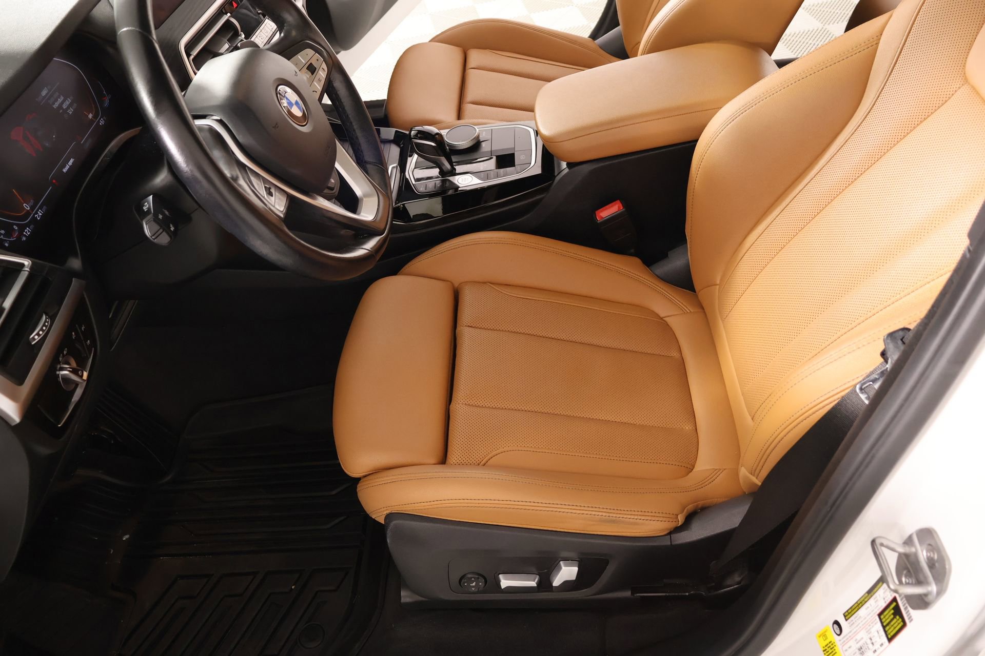 Used 2023 BMW X3 sDrive30i w/ Premium Package w/ZPA RWD image 12