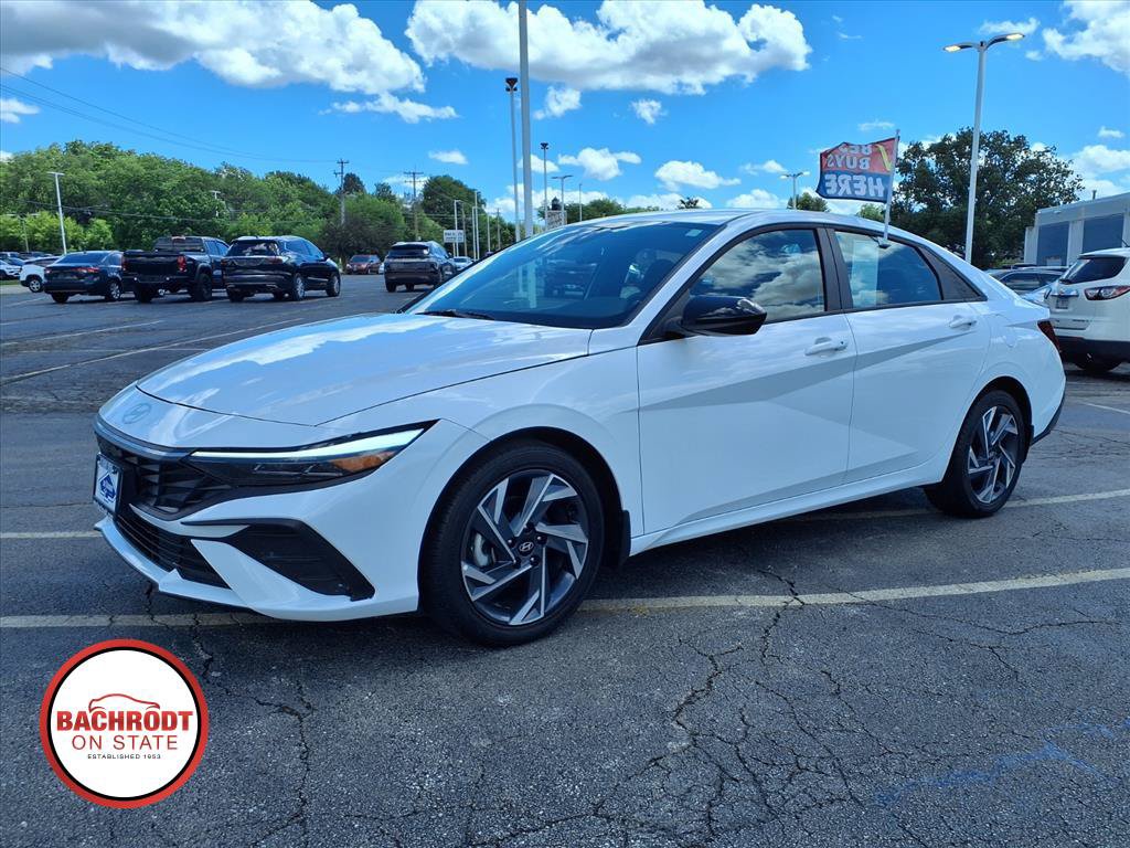 Used 2025 Hyundai Elantra Sport FWD image 2