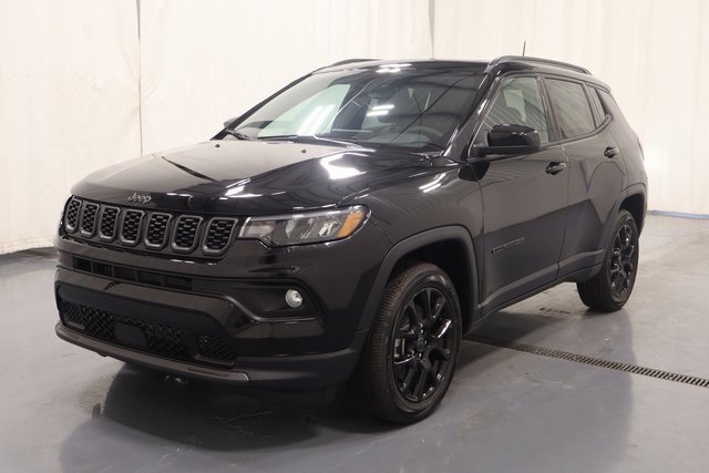 New 2025 Jeep Compass Latitude w/ Sun & Sound Group image 5