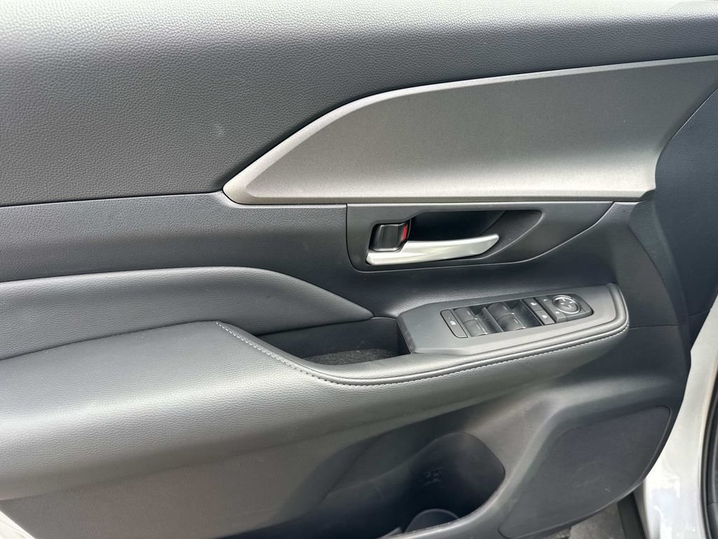 Certified 2026 Toyota Grand Highlander AWD image 16