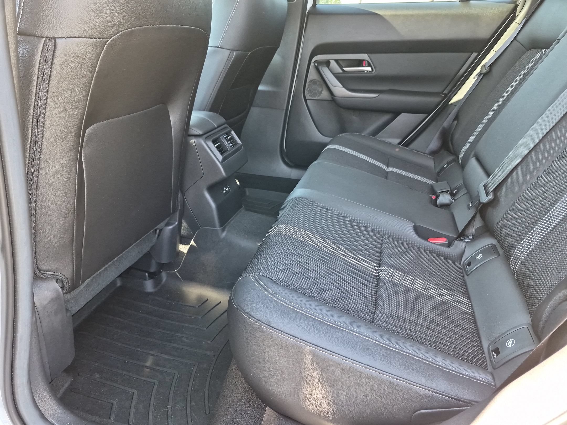 Used 2024 MAZDA CX-50 AWD 2.5 S w/ Premium Package image 30