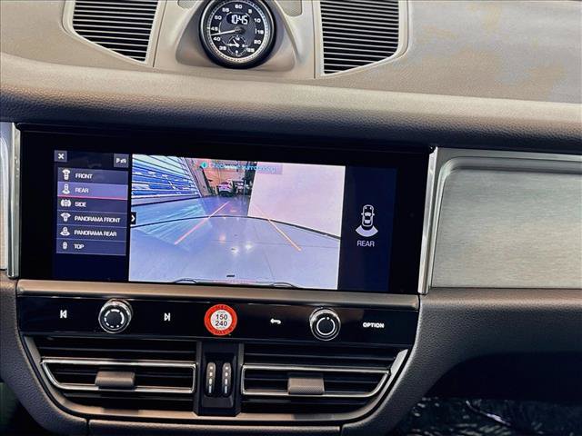Certified 2026 Porsche Macan AWD/4WD image 18