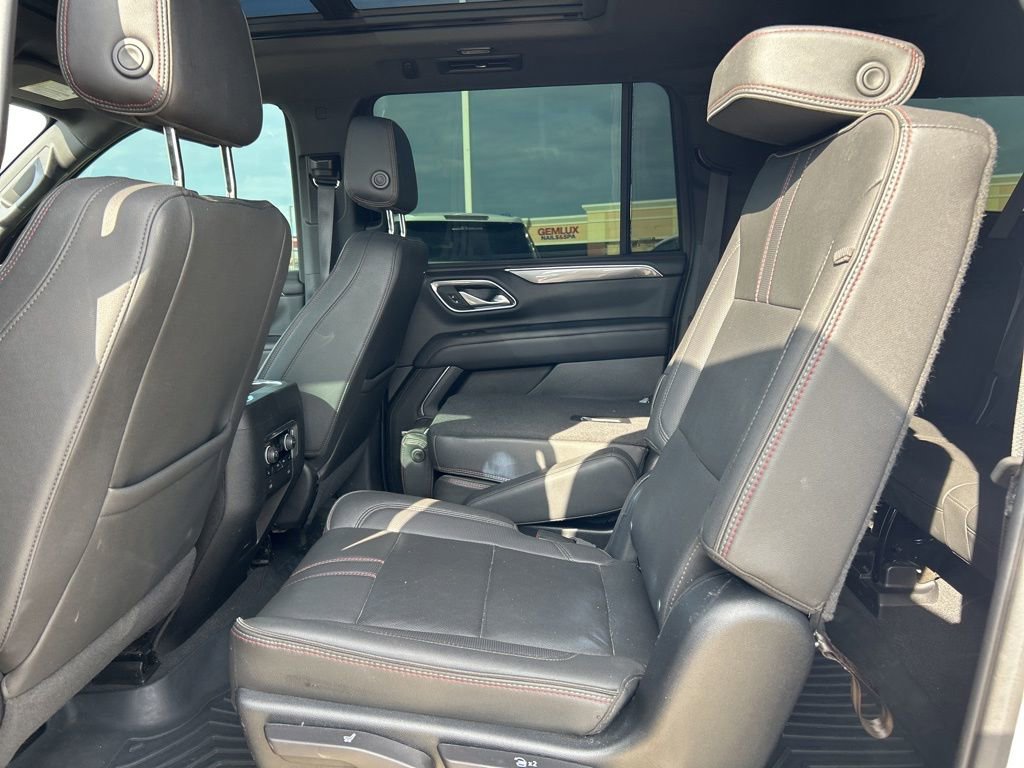 Used 2023 Chevrolet Suburban RST w/ Luxury Package RWD image 10