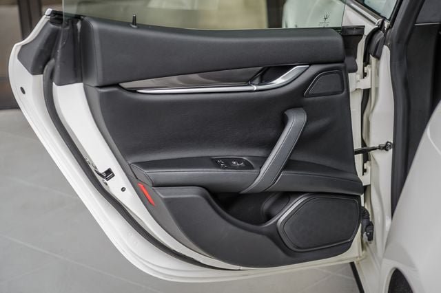 Used 2016 Maserati Ghibli RWD image 49