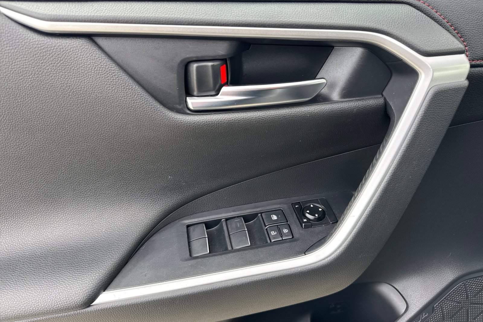 Certified 2021 Toyota RAV4 XSE AWD/4WD image 10