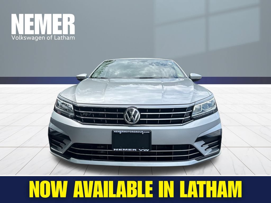 Used 2017 Volkswagen Passat 1.8T R-Line w/ R-Line Lighting Package FWD image 6