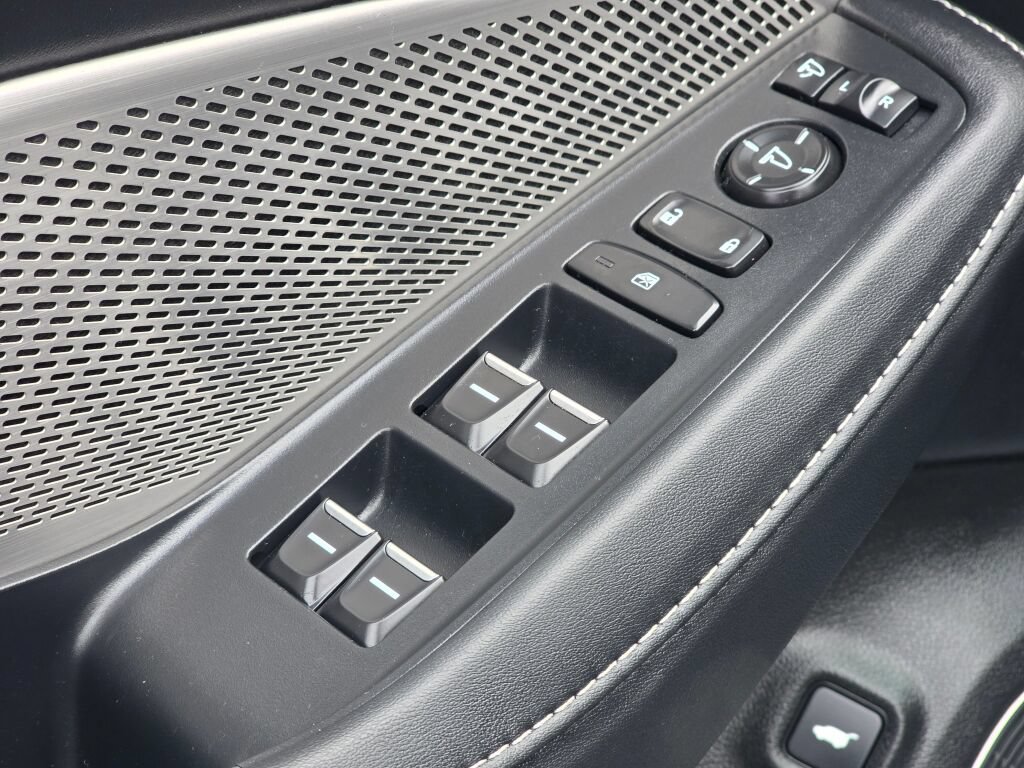 Used 2023 Acura MDX w/ Technology Package AWD/4WD image 25